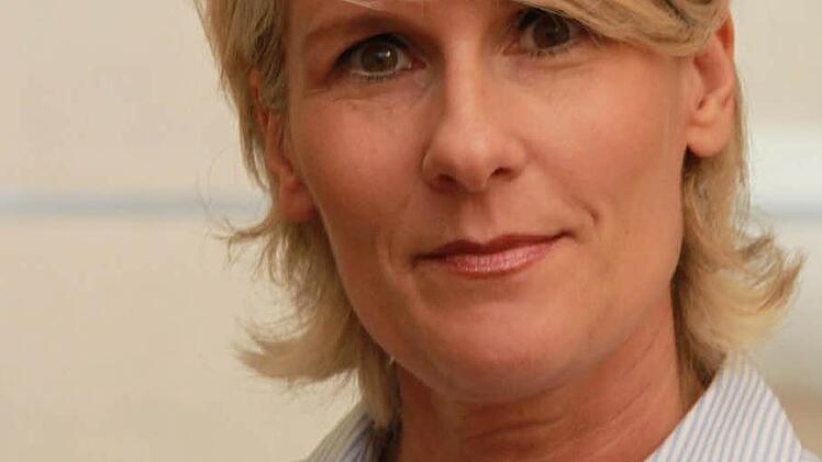 Krankenschwester Sabine Streng leitet den Kurs für pflegende Angehörige.