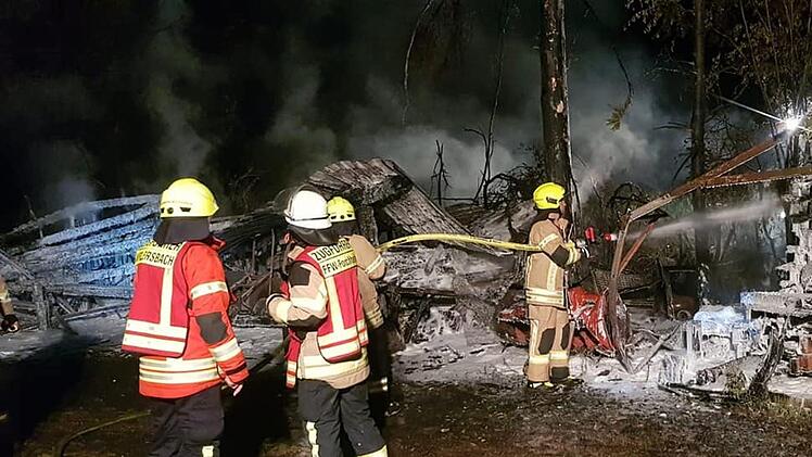 Die Feuerwehren aus Bammersdorf, Forchheim, Rettern, Kauernhofen, Weilersbach, Eggolsheim, Kirchehrenbach und Kersbach waren zu dem Scheunenbrand 2019 alarmiert worden. Foto: Feuerwehr Eggolsheim