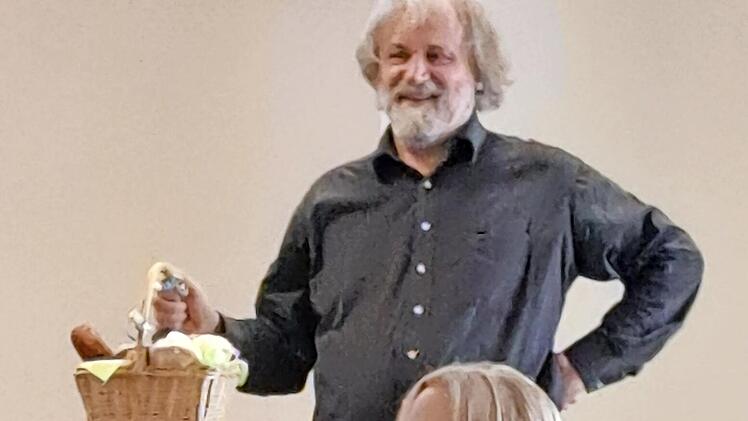 Chorleiter Wolfgang Junga.