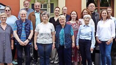 Mit einem Dankabend w&uuml;rdigte die Caritas-Projektgruppe &bdquo;Zusammen im Quartier&ldquo; das segensreiche Schaffen von 31 ehrenamtlichen Mitarbeiterinnen und Mitarbeitern im Dienst an &auml;lteren Menschen. &bdquo;Sie alle leisten gro&szlig;artige Arbeit&ldquo;, versicherten die Q...