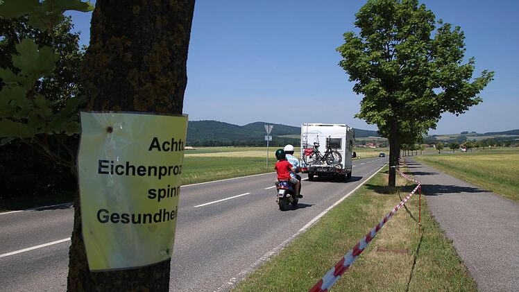 Die Stadt Bad Staffelstein hat Warnplakate aufgehängt.Matthias Einwag