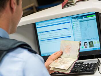 symbol polizei fahndung passkontrolle bundespolizei Foto Bundespolizei
