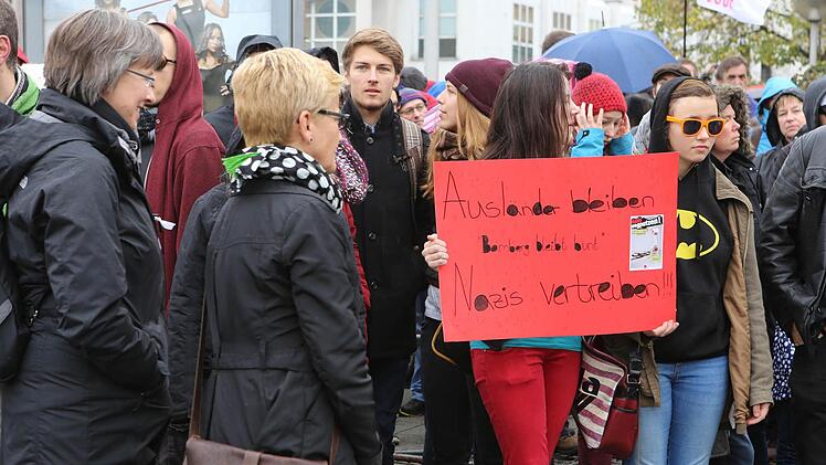 Am Bahnhof blieb es friedlich. Foto: Barbara Herbst