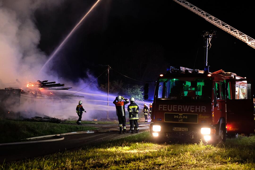 Scheune im Nürnberger Land komplett abgebrannt