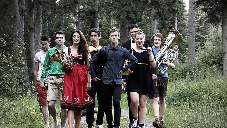 Das Ensemble "SeppDeppSeptett" gestaltet am Donnerstag (11. Juli, 19.30 Uhr) in der Alten Pakethalle den Abschluss des Festivals "Klanggrenzen" in Coburg.Foto: PR