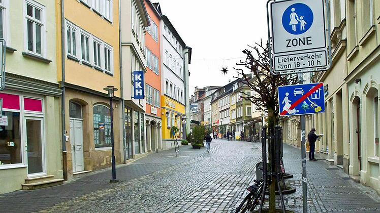 Im November will der Stadtrat entscheiden, ob im unteren Steinweg wieder Autos fahren dürfen. Foto: CT-Archiv