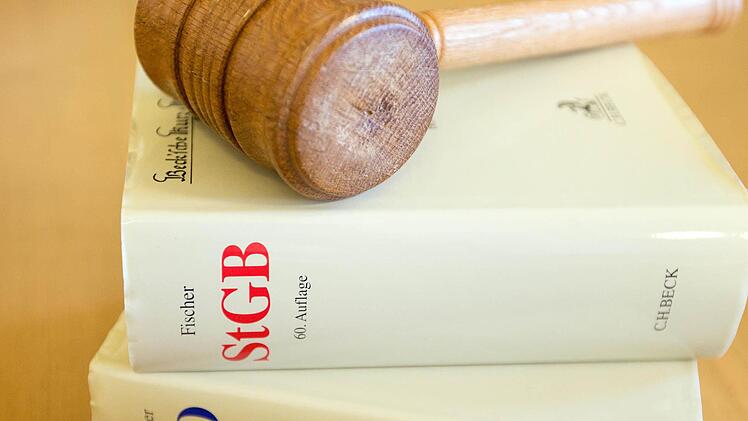 Gericht glaubt dem Angeklagten und stellt ein Berufsverfahren ohne Auflagen ein.Foto: Friso Gentsch, dpa