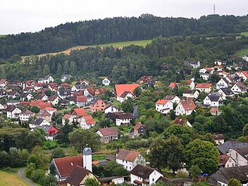 In der Verwaltungsgemeinschaft Trebgast - Ködnitz - Harsdorf leben immer weniger Menschen. Das wirkt sich auch auf die Zuweisungen die Umlagenberechnung aus. Fotos: BR/ARchiv