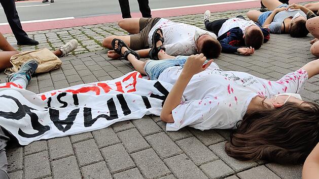 Protest in Bayreuth: Bei den Festspielen veranstalteten Klimaaktivist*innen eine Aktion.