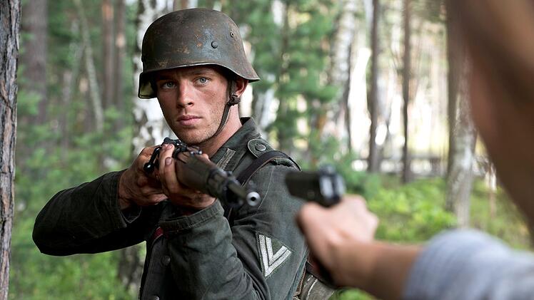 Im polnischen Wald voller Feinde: der deutsche Soldat Walter Proska (Jannis Niew&ouml;hner) in den letzten Tagen des Zweiten Weltkriegs.