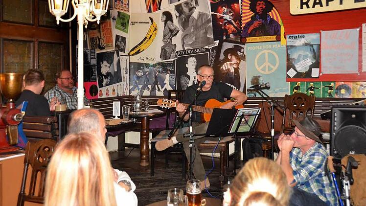 Die Fans kamen bei der Rotation-Party voll auf ihre Kosten. Foto: Rauch