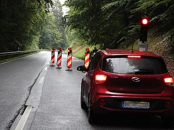 Seit zwei Wochen ist die B 286 zwischen Riedenberg und der Autobahnauffahrt Bad Brückenau/Wildflecken einseitig gesperrt. Foto: Ulrike Müller
