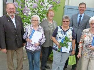 Die Jubilare des VdK-Ortsverbandes Oeslau (von links): Horst Nikol, Uwe Böhnel, Waltraud Hottinger, Gisela Böhnel, Christa Isemann, Marco Steiner, Elsbeth Schmidt und Susanne Höcher Foto: Lothar Weidner