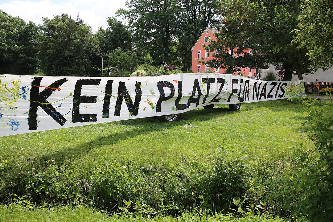 Höcke demonstriert in Mödlareuth im Landkreis Hof