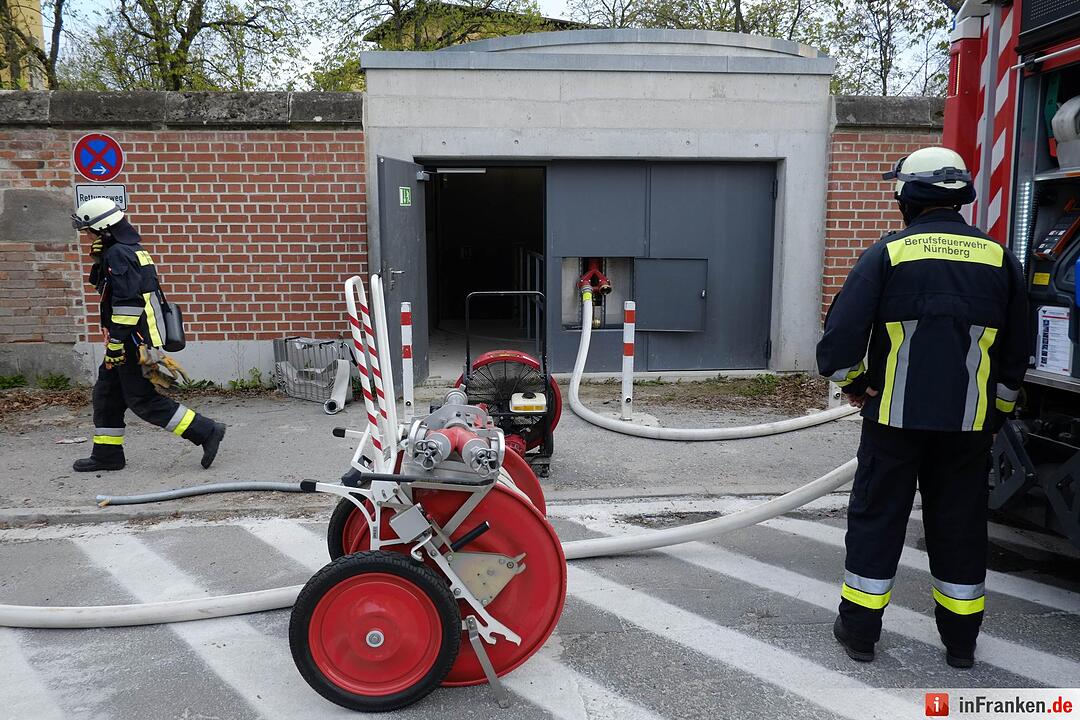 Feuerwehr probt Horrorszenario in der U-Bahn in Nürnberg