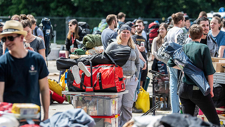 Anreise der Festival-Besucher von "Rock im Park"