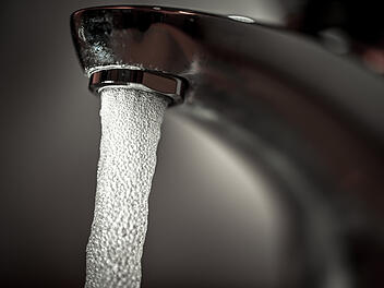W&uuml;rzburg: Bewusster Umgang mit Wasser - Stadt mit eindringlichem Appell