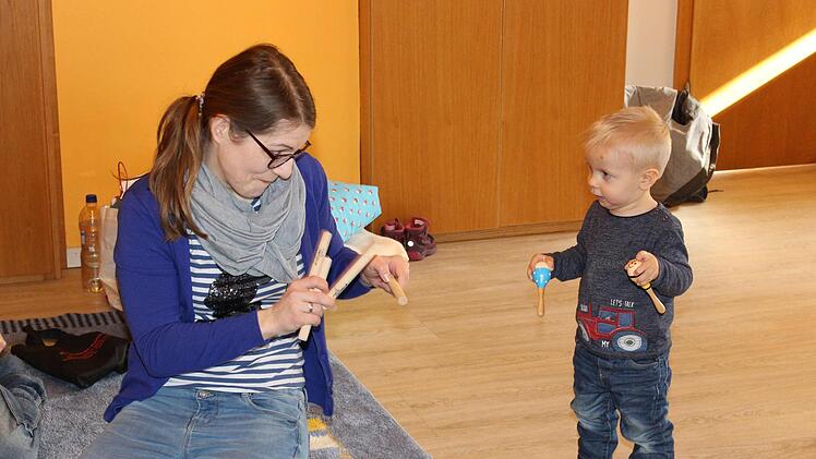Sonja Pleyer mit einem kleinen "Kursteilnehmer”Evi Seeger