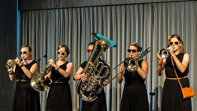 Das Blechbl&auml;serinnen-Quintett Brassessoires begeisterte das Coburger Publikum beim zweiten Abend des Festivals "Klanggrenzen" mit dem Programm "Ladies' Night".Foto: Jochen Berger