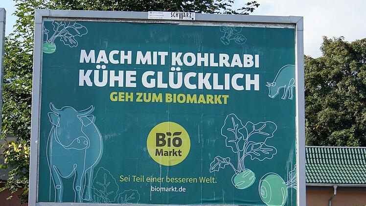 Das Werbeplakat in Kulmbach, das die Diskussionen ausgelöst hat. Foto: Adriane Lochner