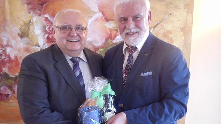 Siegfried Erhard (links) mit Erzählcafé-Moderator Eugen Albert
