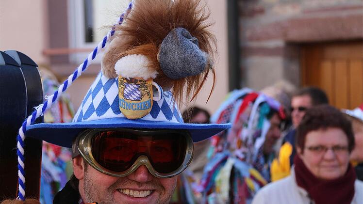 Mitten im Faschingszug in Westheim. Foto: Gerd Schaar