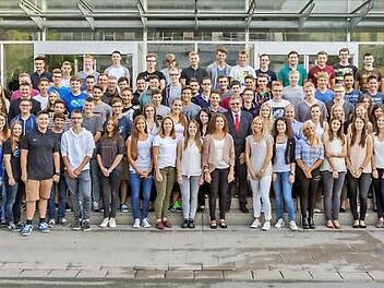 Gleich 132 Azubis und Studenten begannen am Dienstag bei Schaeffler in Herzogenaurach. Foto: Schaeffler