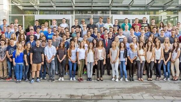 Gleich 132 Azubis und Studenten begannen am Dienstag bei Schaeffler in Herzogenaurach. Foto: Schaeffler