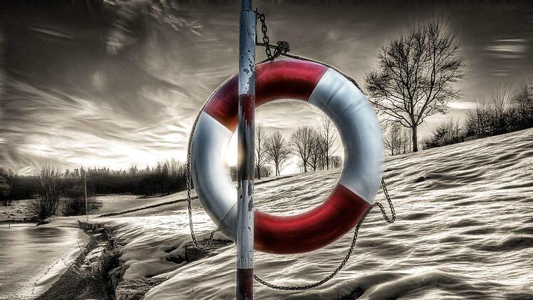Für sein Bild "Winter am See", entstanden am Badesee bei Burgwallbach,  bekam Gerd Wetzels beim Mainfränkischen Fotofestival in Schwanfeld eine  Urkunde. In der Gesamtwertung belegte er Platz vier. Foto: Gerd Wetzels