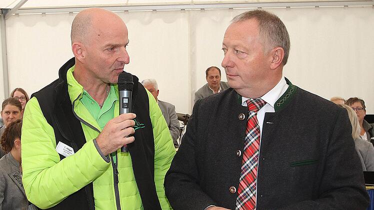 Thorn Plöger (Geschäftsführer der Rhön GmbH) und der Bad Kissinger Landrat Thomas Bold. Foto: Dieter Britz