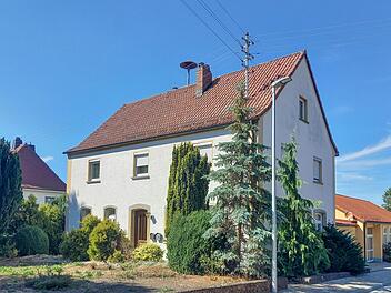 Das bisherige Lehrerwohnhaus in Hain soll saniert und vermietet werden.