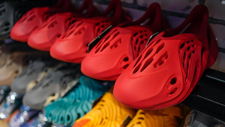 Adidas - "Yeezy"-Schuhen