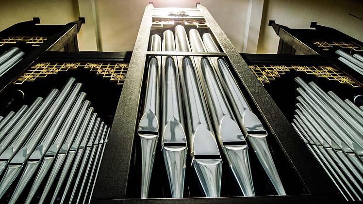 Blick auf den Prospekt der Rohlf-Orgel von St. Augustin in Coburg.Foto: Jochen Berger