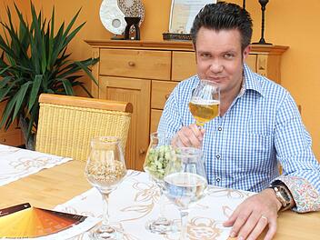 Weiß, was ein gutes Bier ausmacht: Frank Püschel aus Burgkunstadt ist frisch diplomierter Biersommelier.  Heidi Bauer