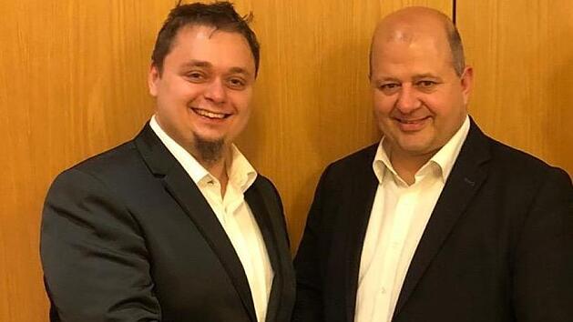 Holger Dremel (r.) gratuliert Marcus M&uuml;ller zur Kandidatur. Foto: privat