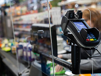 Drastische Änderung bei Aldi und Lidl: Mindestlohn steigt - "überdurchschnittlich und fair"