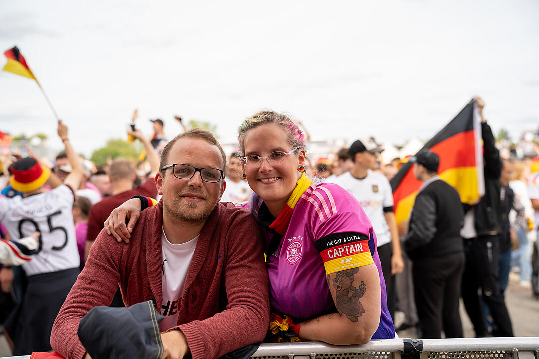Fans schauen das EM-Viertelfinale zwischen Duetschland und Spanien in Nürnberg
