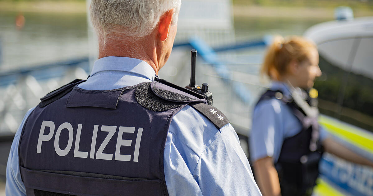 Save pensions and cut civil servants? Tough plans for Germany