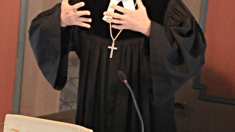 Dekan Jürgen Blechschmidt bei seiner Predigt in der Kirche in Maroldsweisach. Foto: Helmut Will