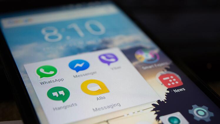 Messengerdienste, wie WhatsApp, sind bei vielen Menschen beliebt.