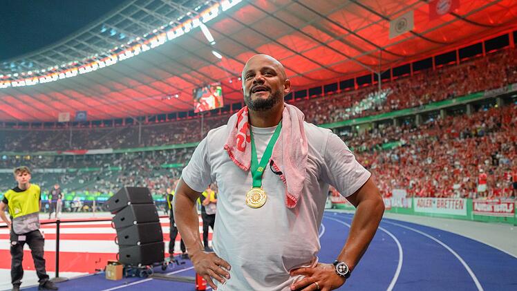 Vincent Kompany gewann mit den Bayern im Mai den DFB-Pokal. Nun geht es wieder los, zum Auftakt m&uuml;ssen die Bayern an die Bremer Br&uuml;cke nach Osnabr&uuml;ck.