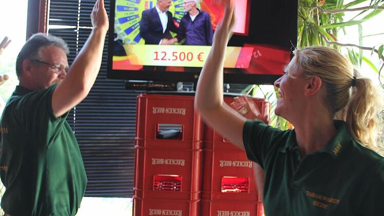 Freude über den Erfolg der Kundschaft: Thomas und Moni Heim. Foto: Ralf Kestel