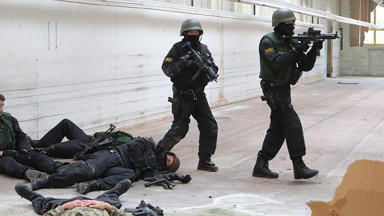 Großübung der Bundespolizei in Mainleus. Foto: Barbara Herbst