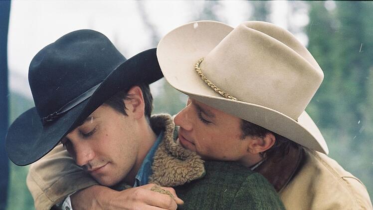 Küss mich, Cowboy! Jake Gyllenhaal (links) und Heath Ledger spielen in Ang Lees Oscarerfolg "Brokeback Mountain" zwei Cowboys, die sich lieben.