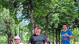 L&auml;ufer beim Spendenlauf im KISSori-Lernzentrum Foto: Christian Lochner