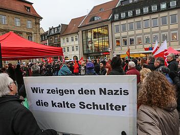 1000 Menschen stellten sich am Samstagmorgen in Bamberg einer Kundgebung Rechtsextremer entgegen. Foto: Barbara Herbst