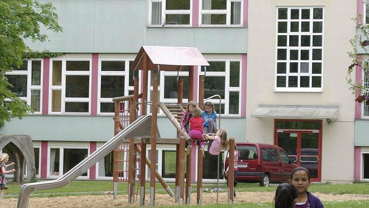 Die Schule in Langendorf wird saniert.  Foto: Archiv/ Winfried Ehling
