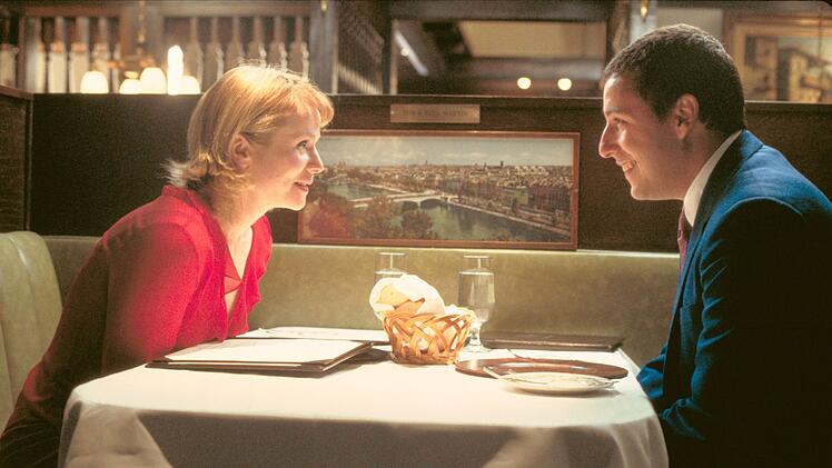 Ein Lichtblick in Barrys (Adam Sandler) Leben: Lena Leonard (Emily Watson) st&ouml;rt sich nicht an seinen Neurosen.