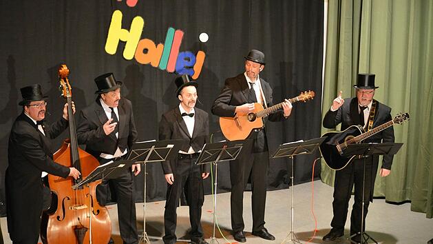 Die "Daabe" (die damalige Formation von links: Andr&eacute; Bocklet, Klaus Markert, Thomas Zier, Hans Laterveer, Arno Dusemond)  beim B&uuml;ttenabend des Gro&szlig;enbracher Faschingsclubs in Aschach. Archiv/Bj&ouml;rn Hein