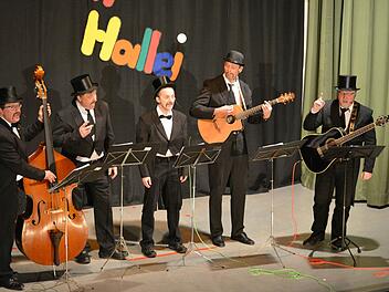 Die "Daabe" (die damalige Formation von links: André Bocklet, Klaus Markert, Thomas Zier, Hans Laterveer, Arno Dusemond)  beim Büttenabend des Großenbracher Faschingsclubs in Aschach. Archiv/Björn Hein
